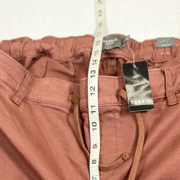 TORRID Pull-On Weekend Straight Stretch Twill Cargo Mid-Rise Pants Size 3XT - Picture 14 of 15